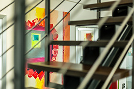 Blick durch die Treppe in Büro