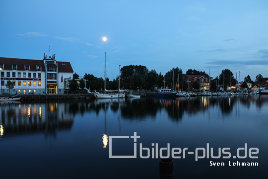 Hafen von Wieck bei Greifswald zur Blauen Stunde