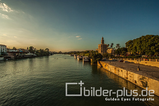 Der Fluß Guadalquivir in Sevilla