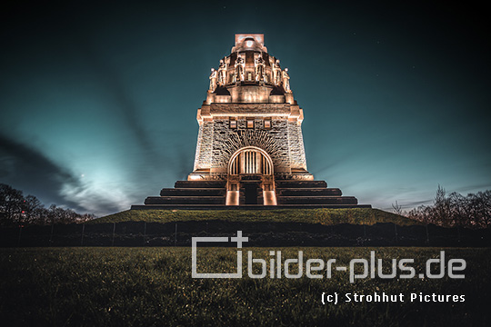 Völkerschlachtdenkmal im Licht