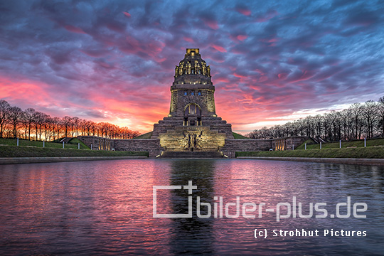 Sonnenaufgang am Völkerschlachtdenkmal